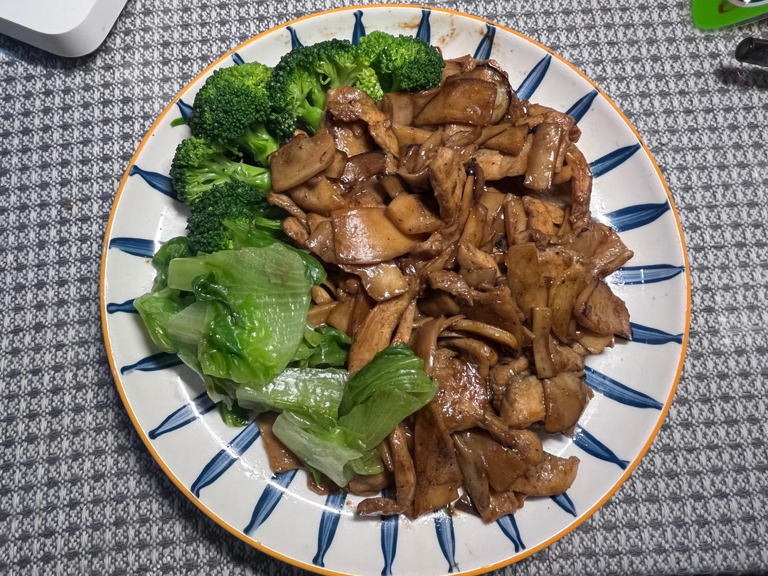 嫩滑不柴❗️爆好吃的黑椒口蘑炒鸡胸肉～绝了