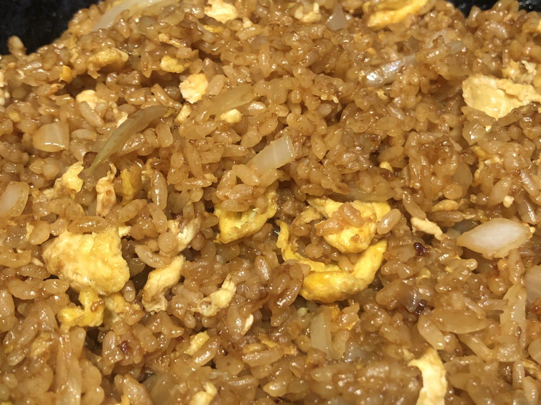 好吃到舔盘的酱油炒饭！