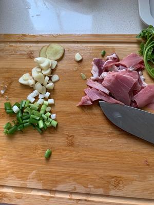 味道鲜美小白菜炖土豆的做法 步骤3