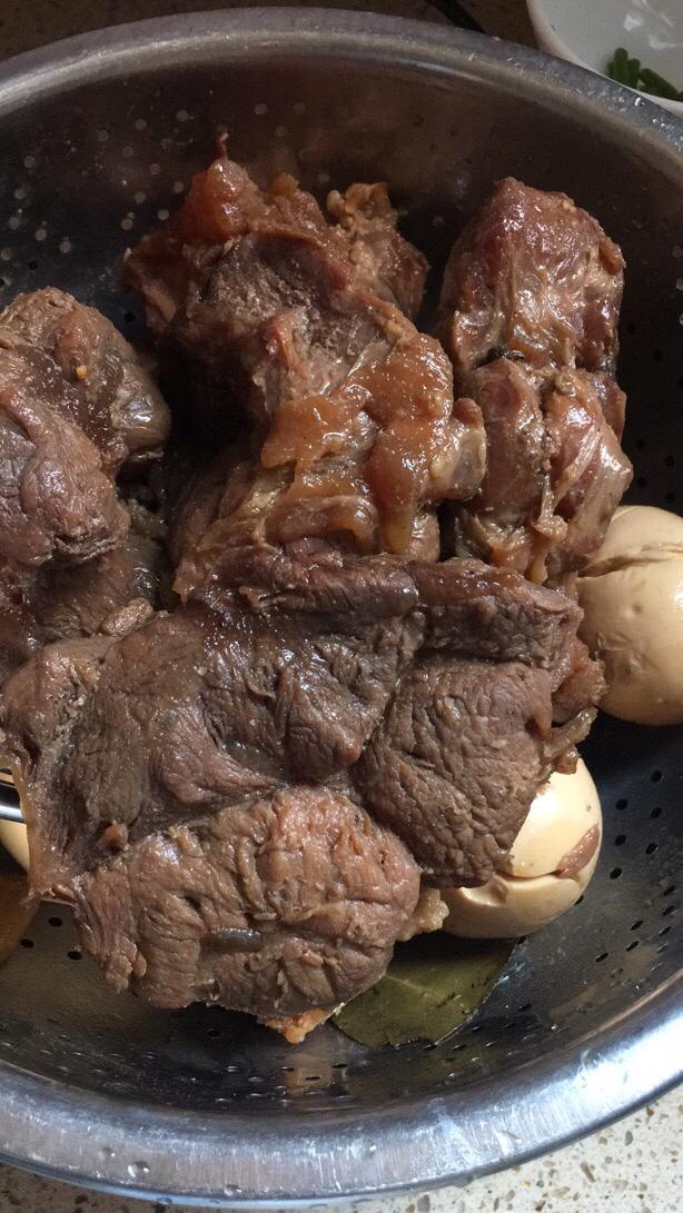 五香酱牛肉的做法(五香酱牛肉的做法视频)