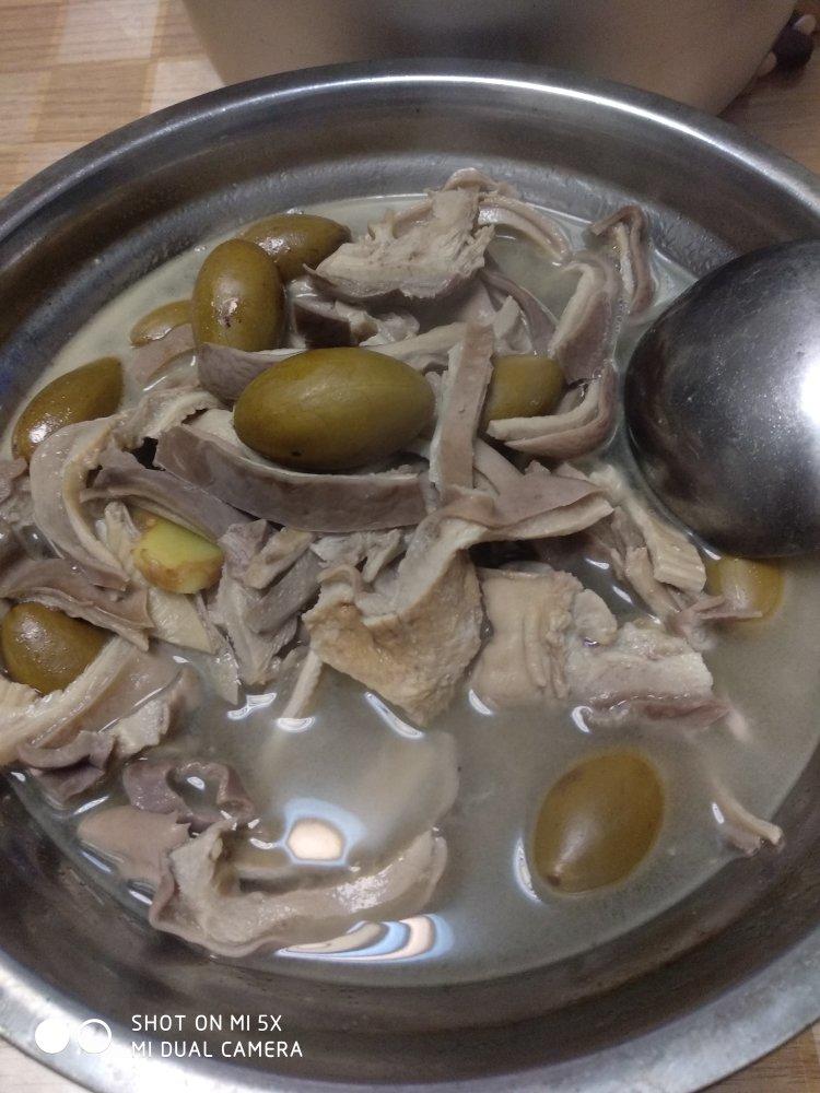 下胎火之橄榄（青果）猪肚汤
