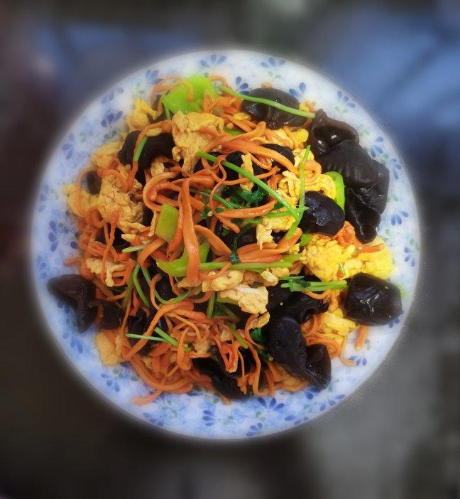 快手营养小菜——虫草花炒鸡蛋