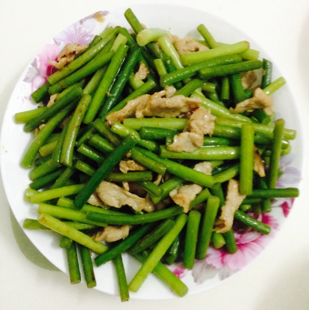 蒜苗炒肉丝