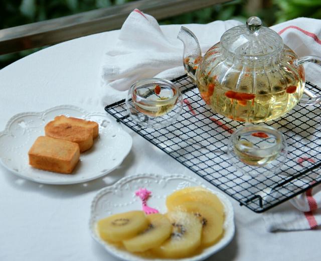 泡一壶菊花枸杞茶，静享美好的下午茶时光的做法