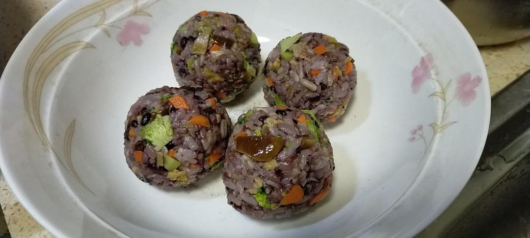 蔬菜杂粮饭团🍙
