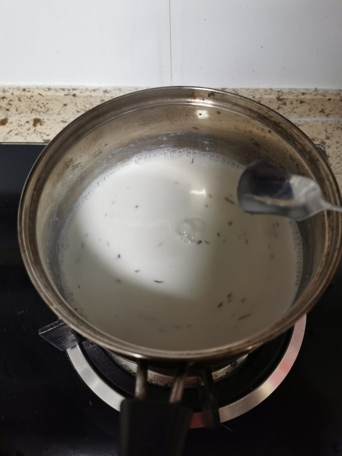 超想喝珍珠奶茶——家里有啥做啥系类～小汤圆做珍珠的做法 步骤4