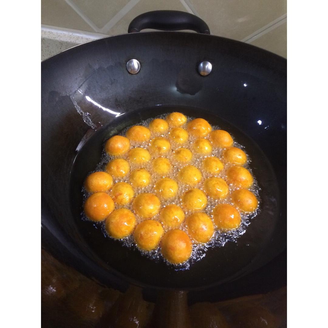 妈妈教炸的红薯丸子