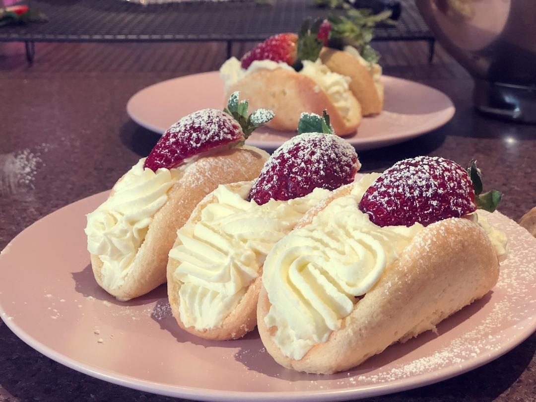 韩国最热门的甜品店Le Bread Lab的草莓蛋糕卷