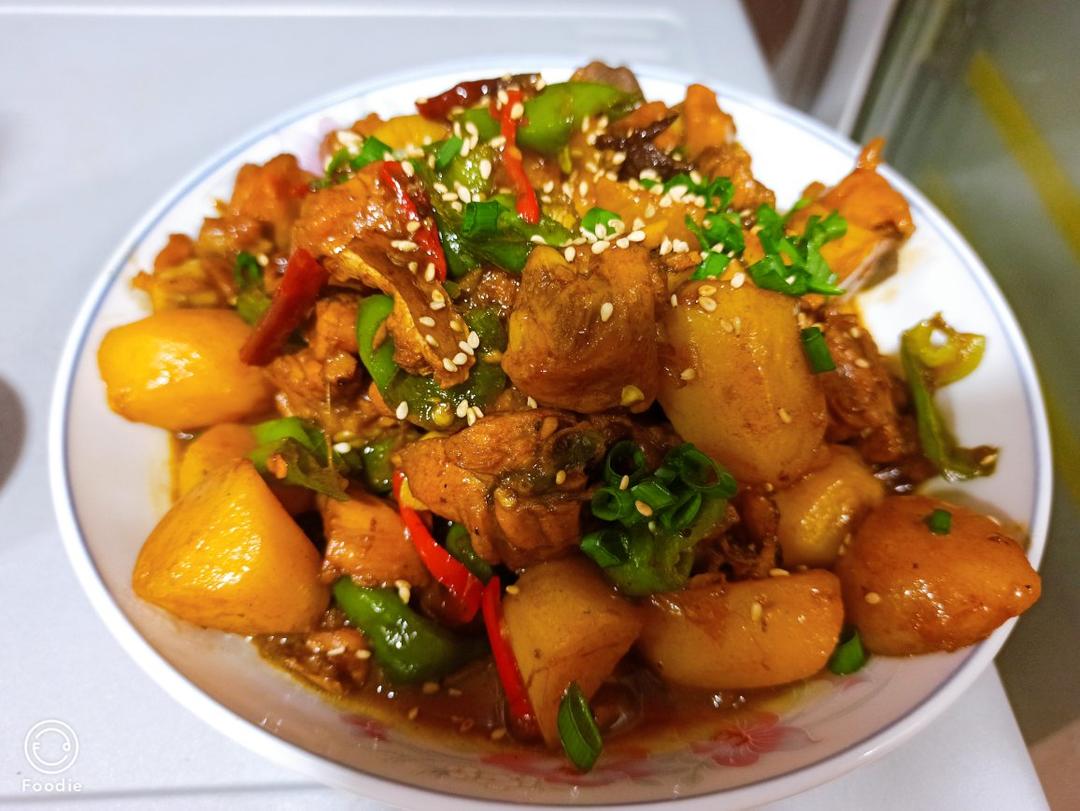 土豆烧鸡（非常下饭哦~）