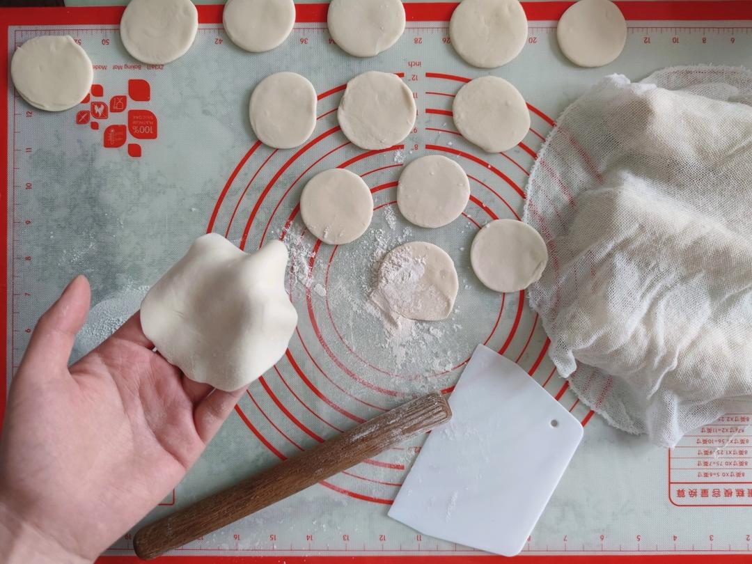 手工揉面三分钟，又韧又薄又好包的饺子皮