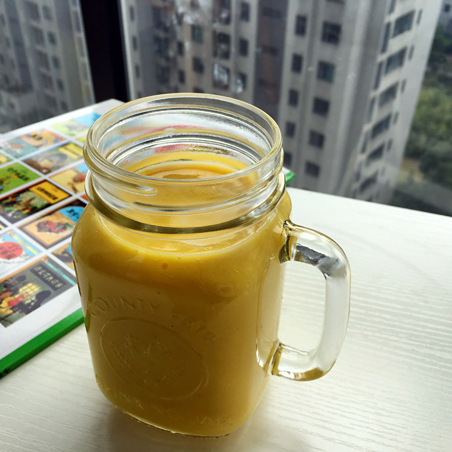 何田田做的香蕉芒果酸奶昔