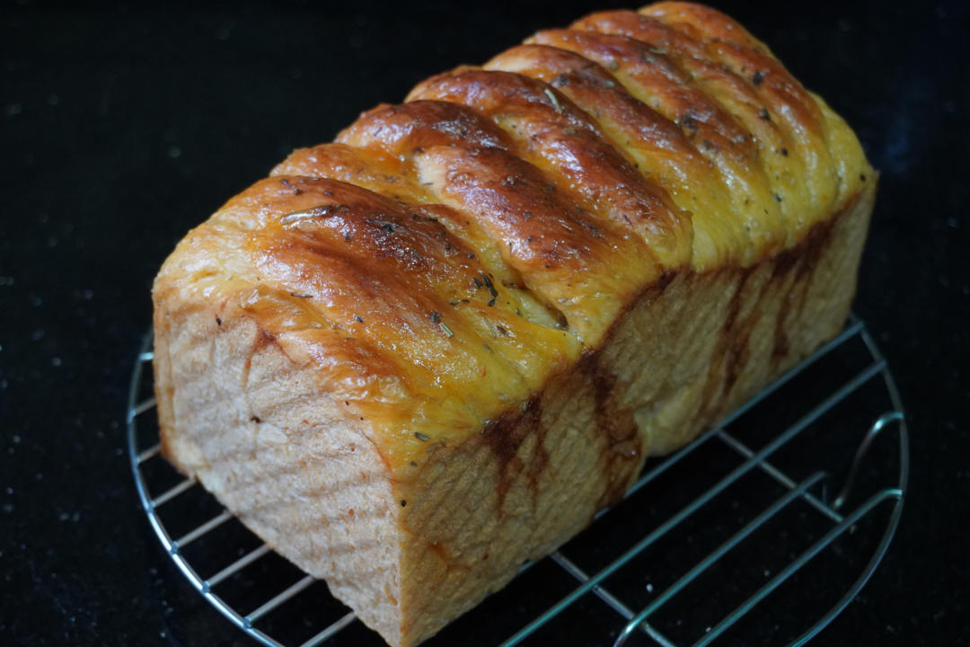 【烫种法】🍕
意式番茄芝士丁吐司，又名披萨吐司