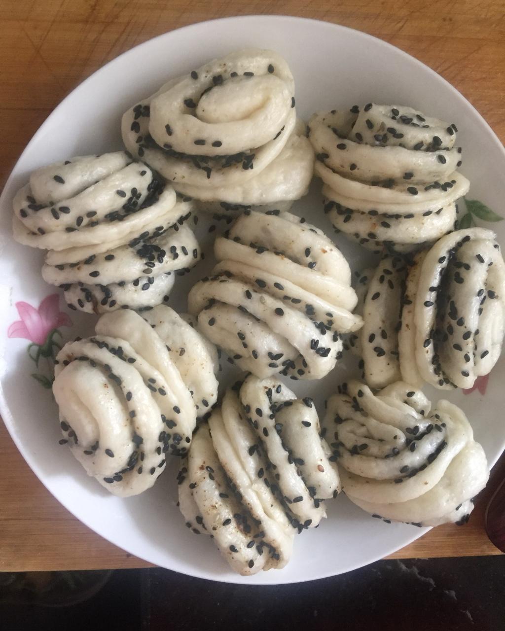 蓉姐说做的堂妈教你做麻酱黑芝麻花卷