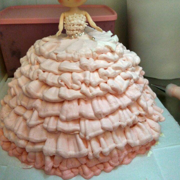 梦幻时尚的芭比蛋糕