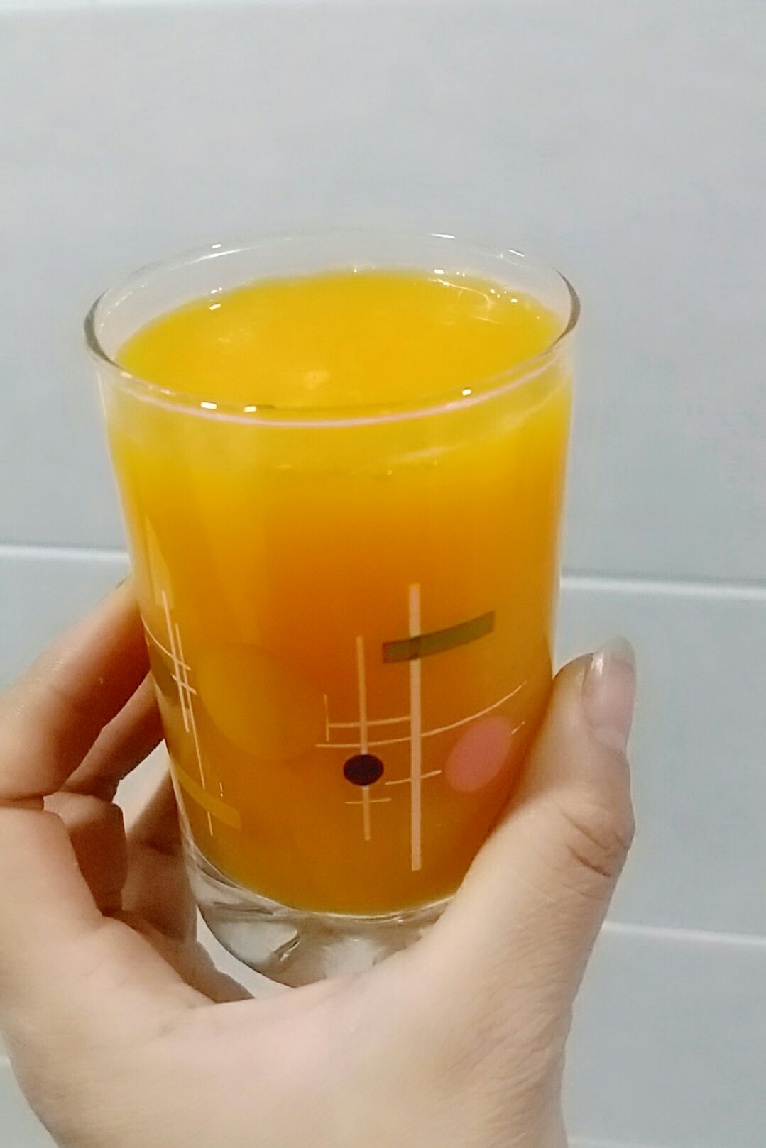 鲜榨橘子汁儿