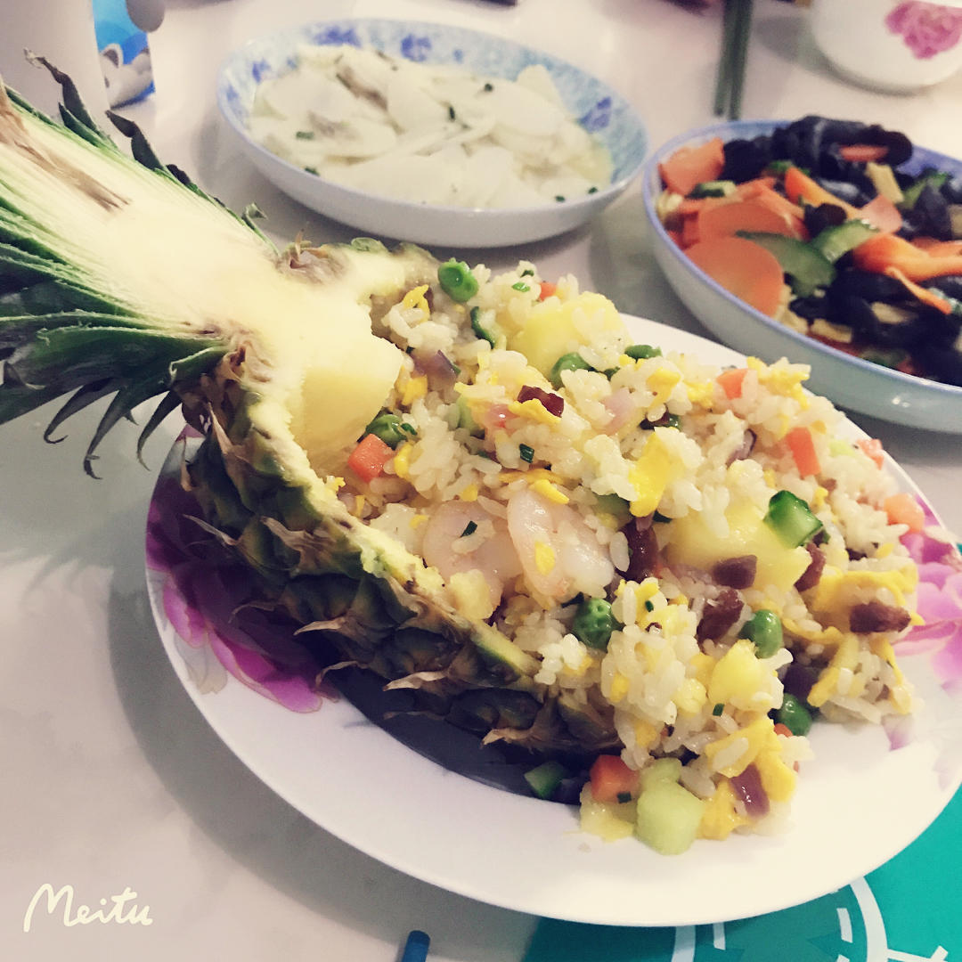 虾仁菠萝炒饭