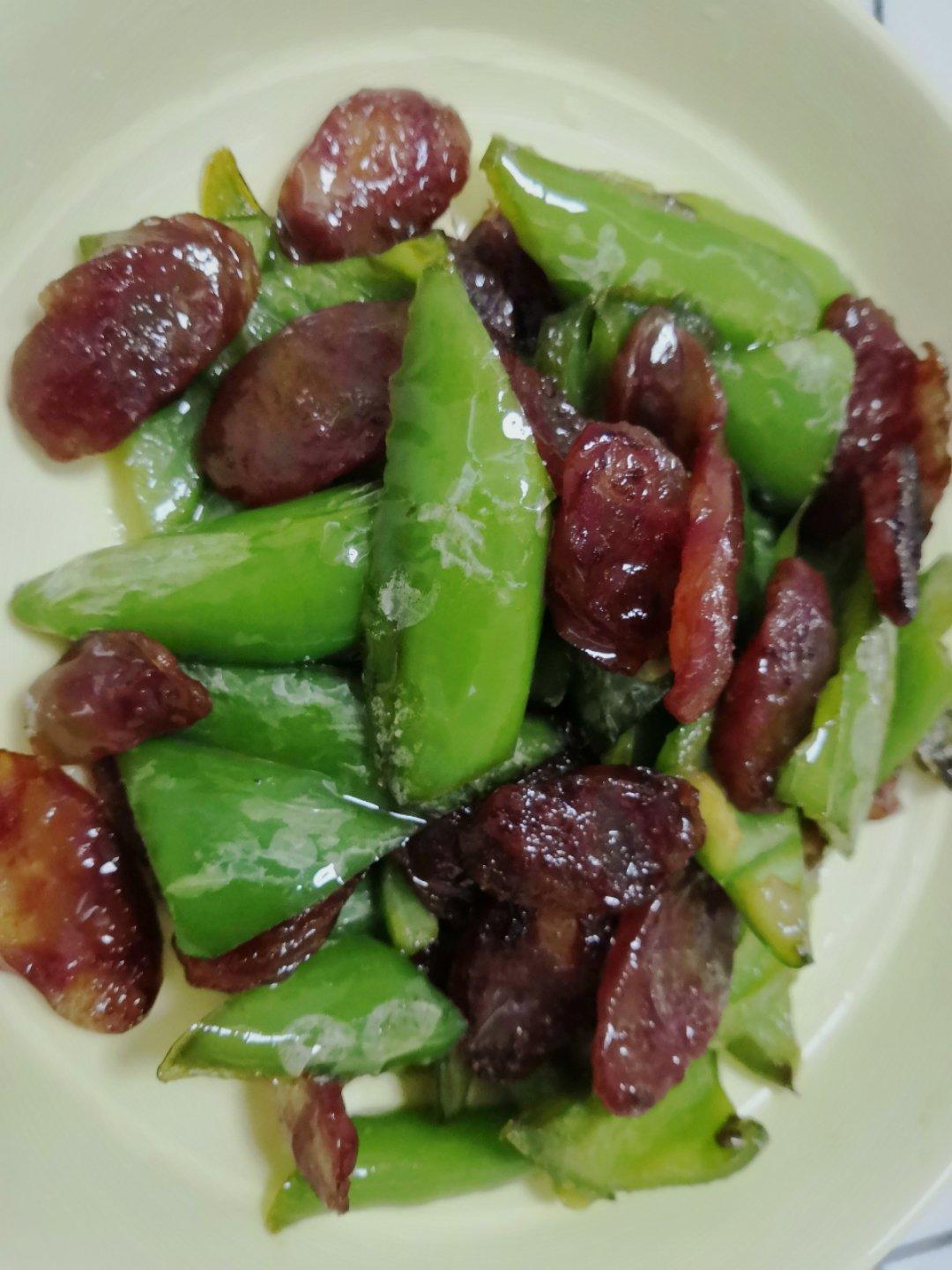 围观大神做菜做的青椒炒香肠
