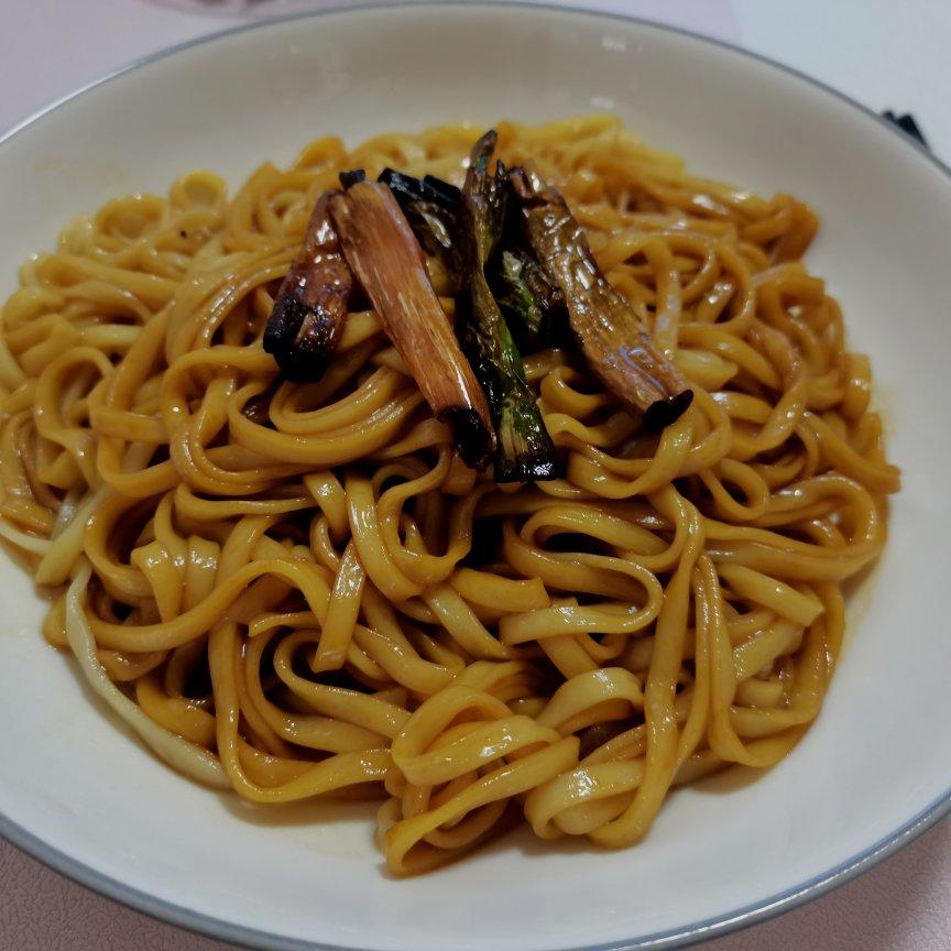 10分钟搞定的一碗葱油拌面