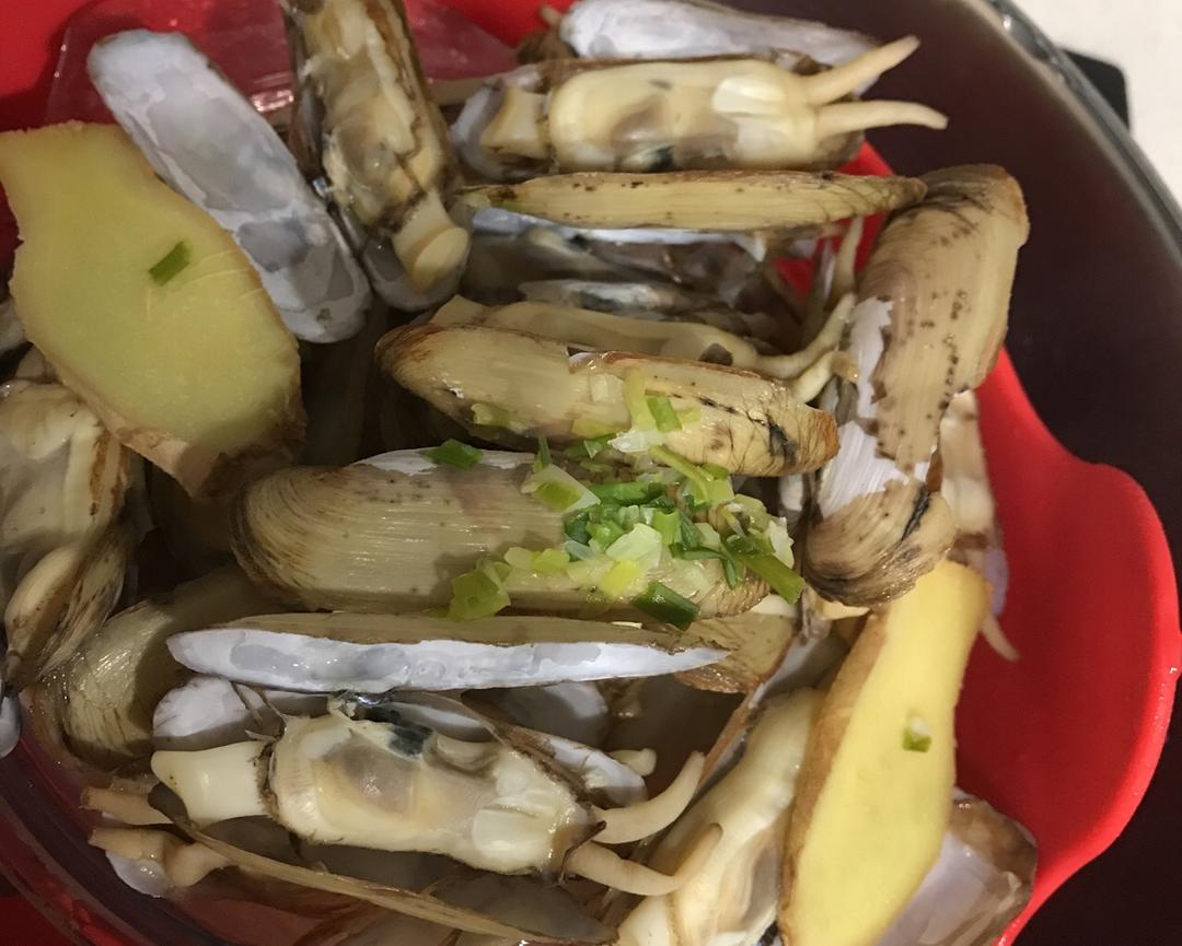 暴热三伏蒜蓉蛏子