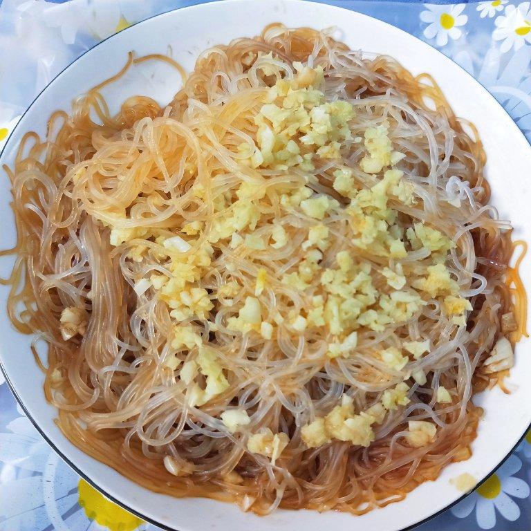 蒜蓉蒸金针菇粉丝（小心上瘾）