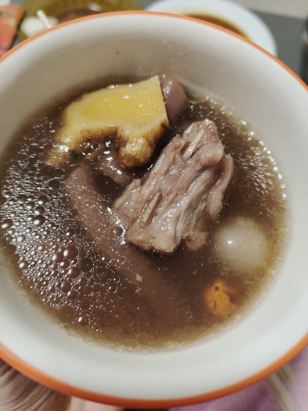 猪尾黑豆滋补汤