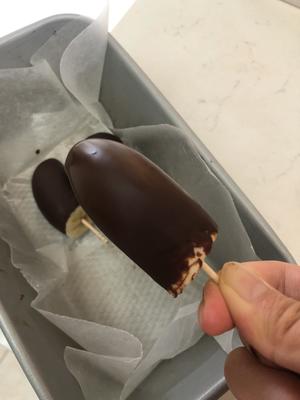 低卡好吃巧克力脆皮冻香蕉的做法 步骤4