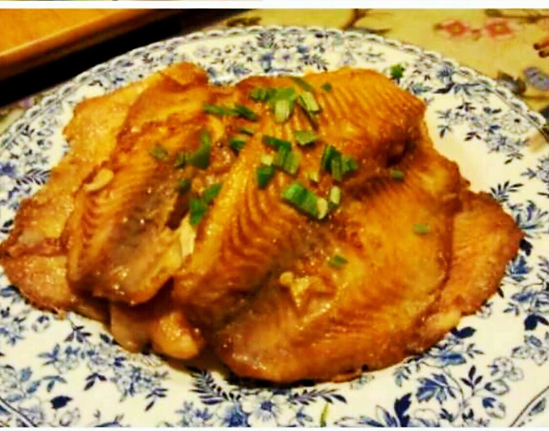 懒人菜谱:
香煎龙利鱼两吃的做法