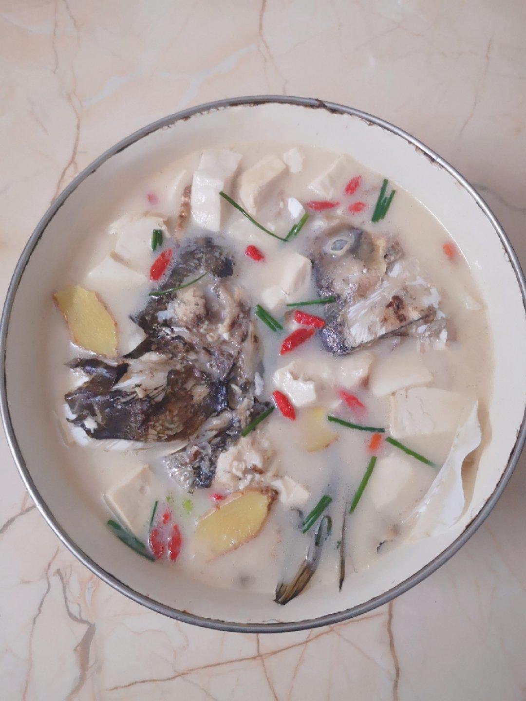 鱼头豆腐汤