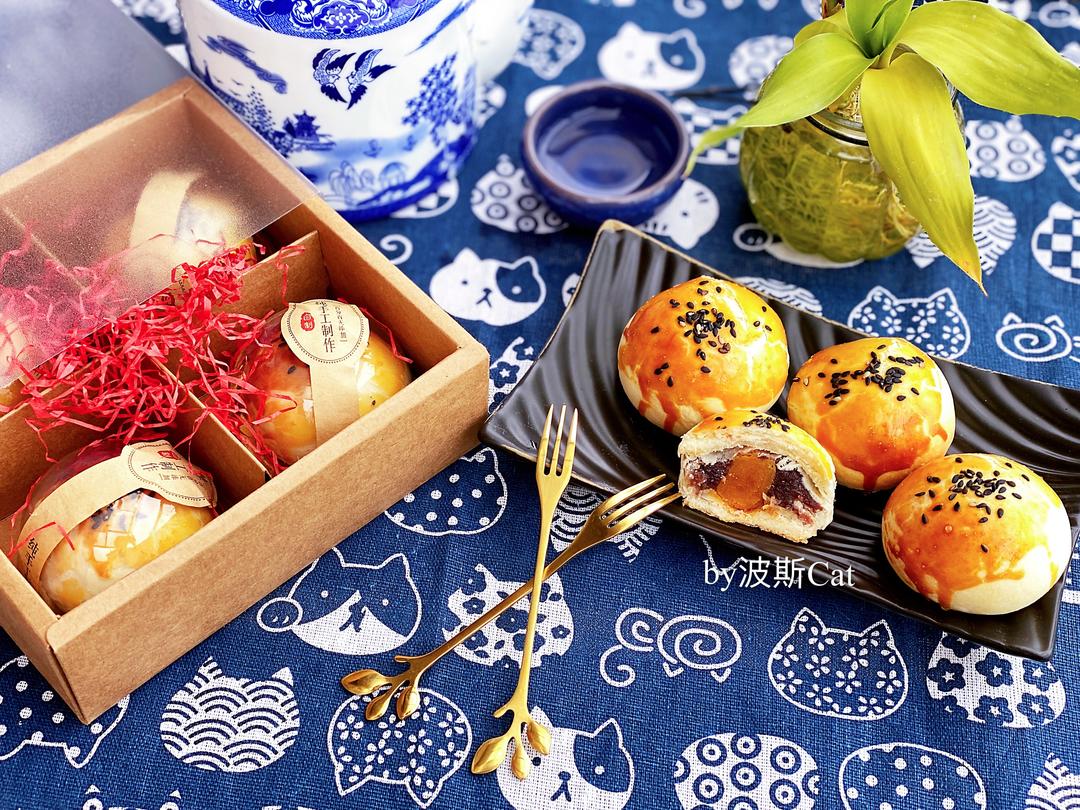 传统中式点心蛋黄酥