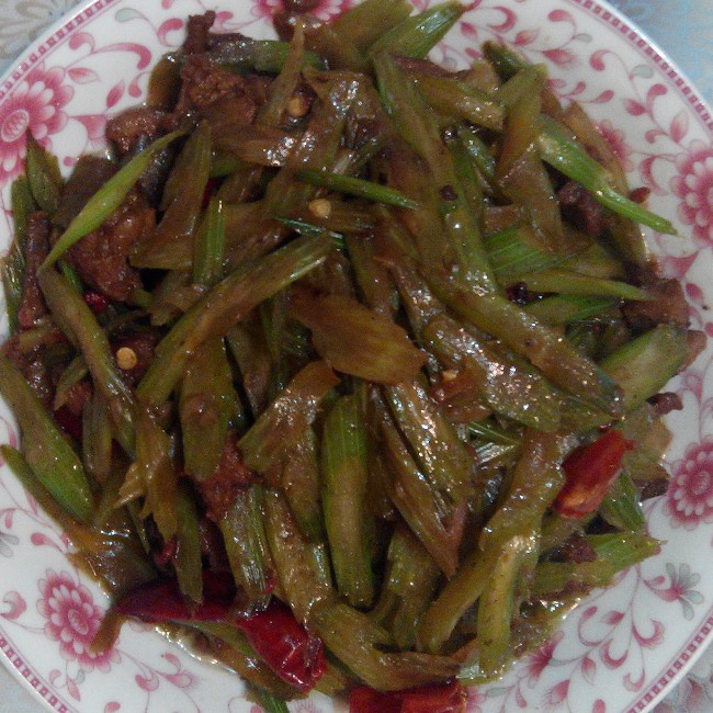 芹菜炒肉
