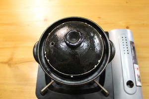 暖心砂锅菜谱--腊肠煲仔饭的做法 步骤3