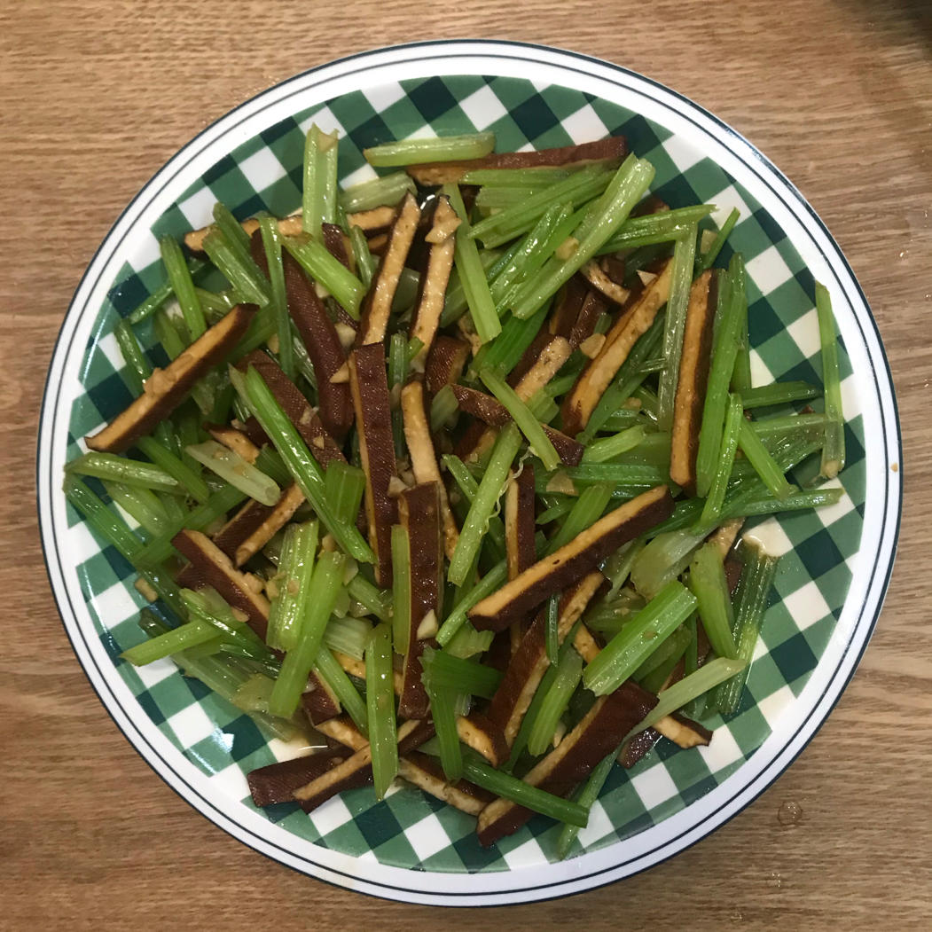 芹菜炒香干