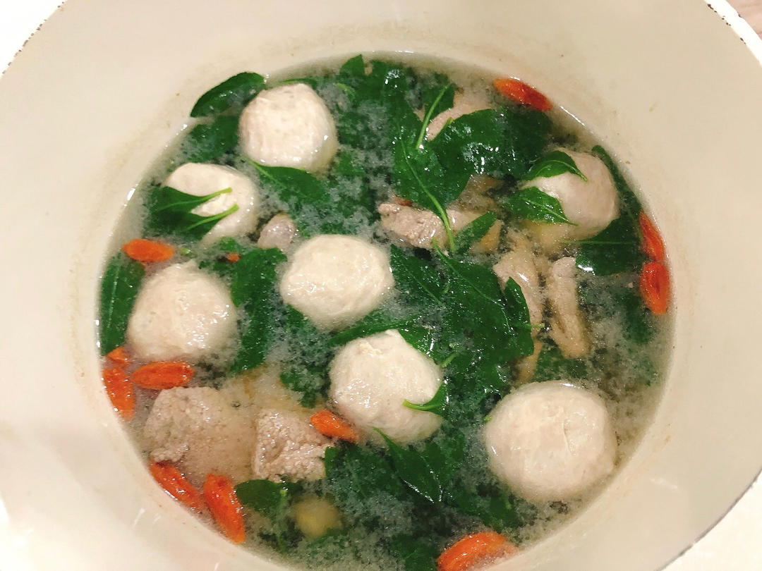 枸杞叶猪肝瘦肉汤