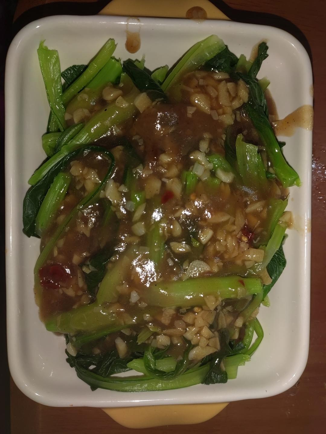 鲜嫩爽脆的蚝油菜心