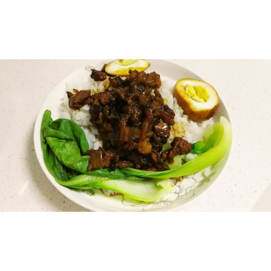 洋葱酥卤肉饭