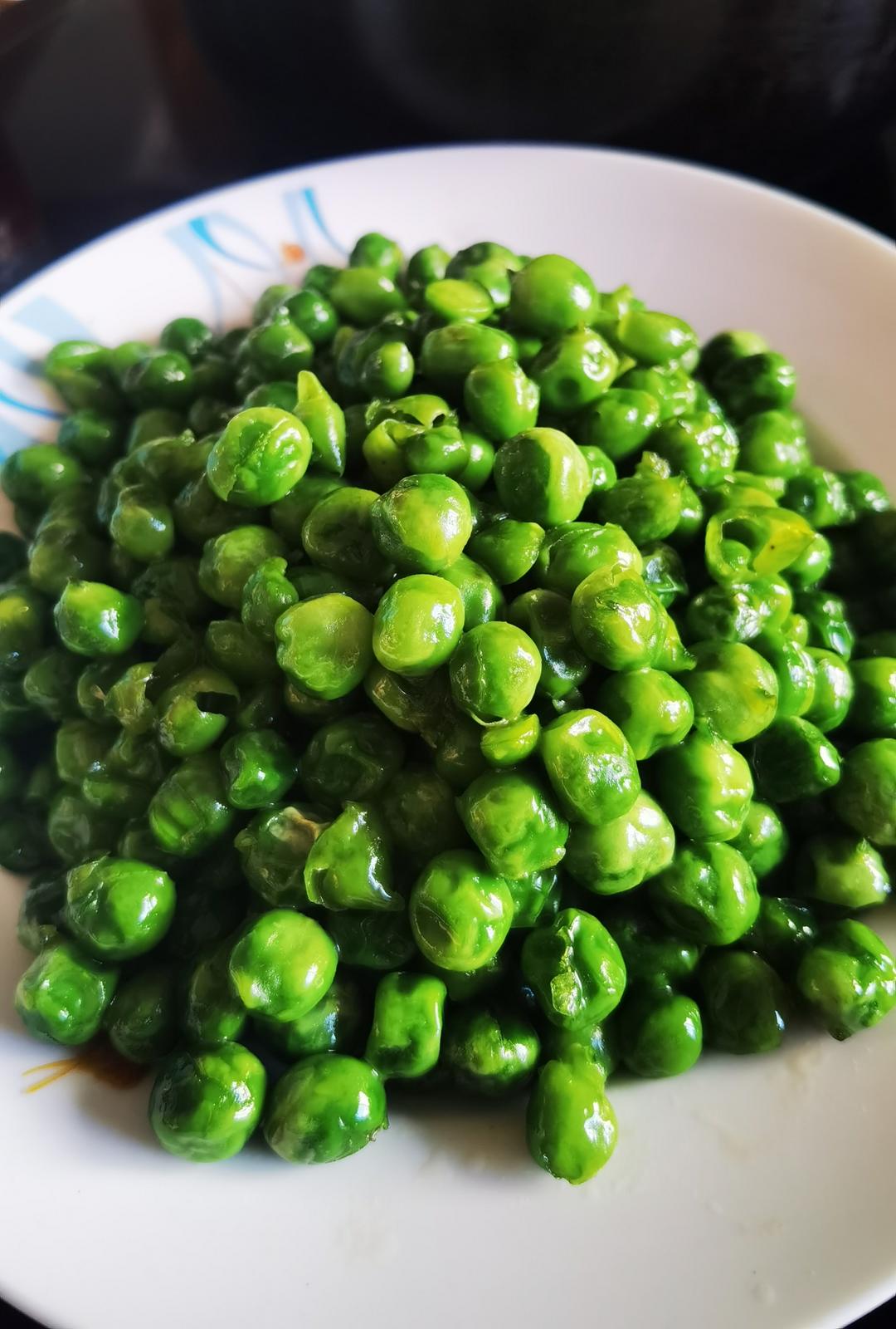 【清炒豌豆的做法步骤图,清炒豌豆怎么做好吃】dr李小白_下厨房