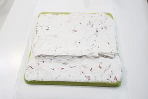 香缇玫瑰斑斓蛋糕卷的做法 步骤10