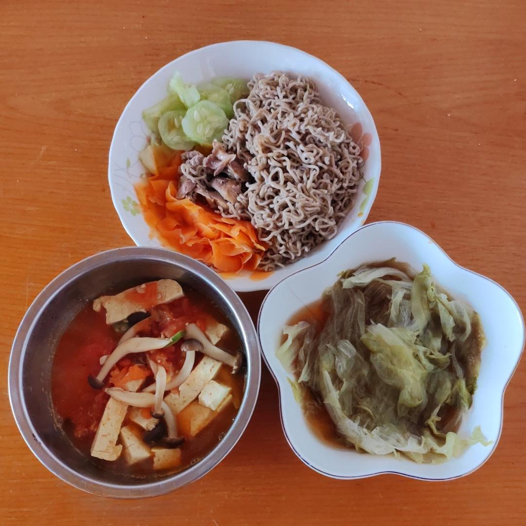 番茄豆腐汤+蚝油生菜