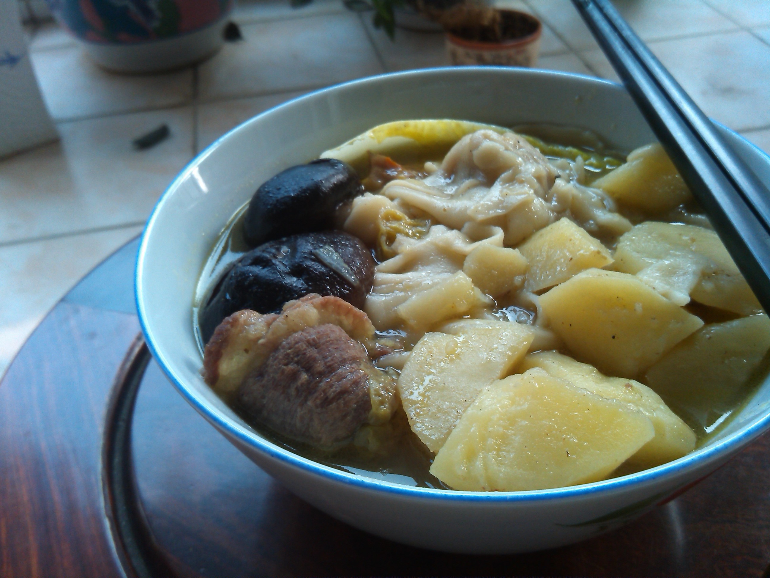 餃子入りカレー鍋（饺子咖喱火锅）
