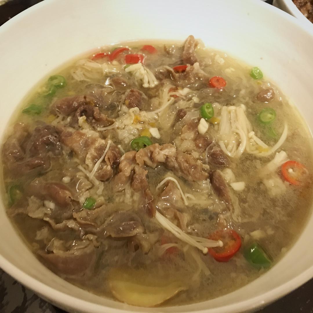 酸汤肥牛