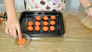 广式月饼—红莲蓉蛋黄馅、奶油椰丝馅的做法 步骤13
