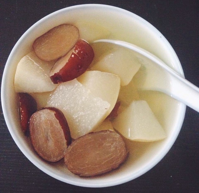 红枣冰糖雪梨糖水