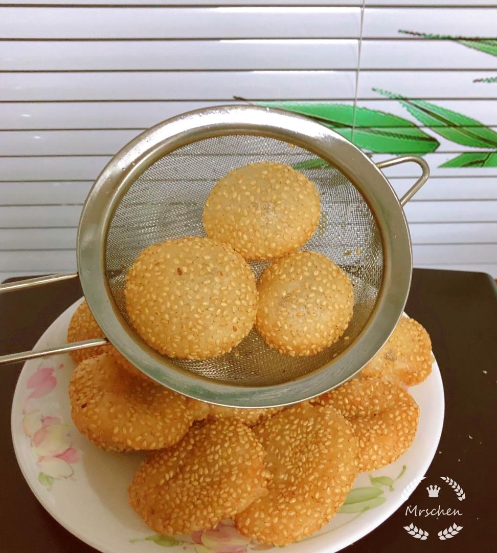 爱吃麻团。