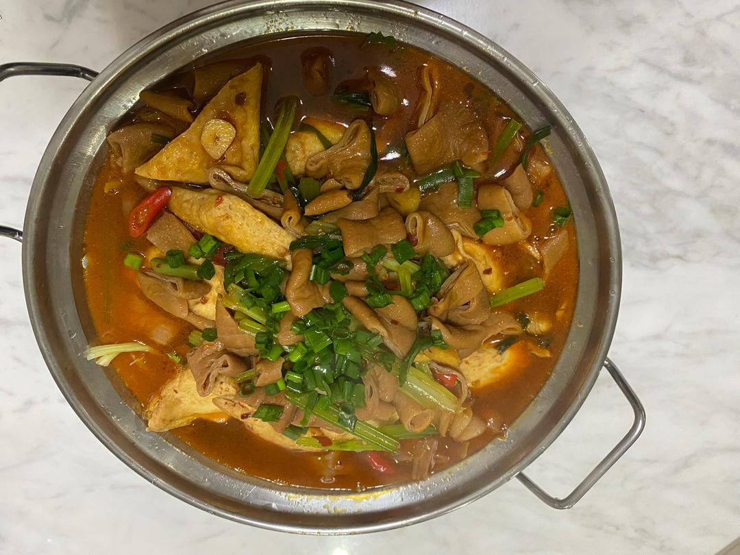 臭豆腐肥肠煲