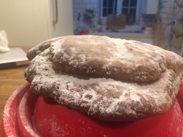 口感介于面包和蛋糕之间的我在烘培界的真爱--馅料丰富，圣诞必撸，不会撸就不配做德国老祖母的史！多！伦！！ Stollen！！