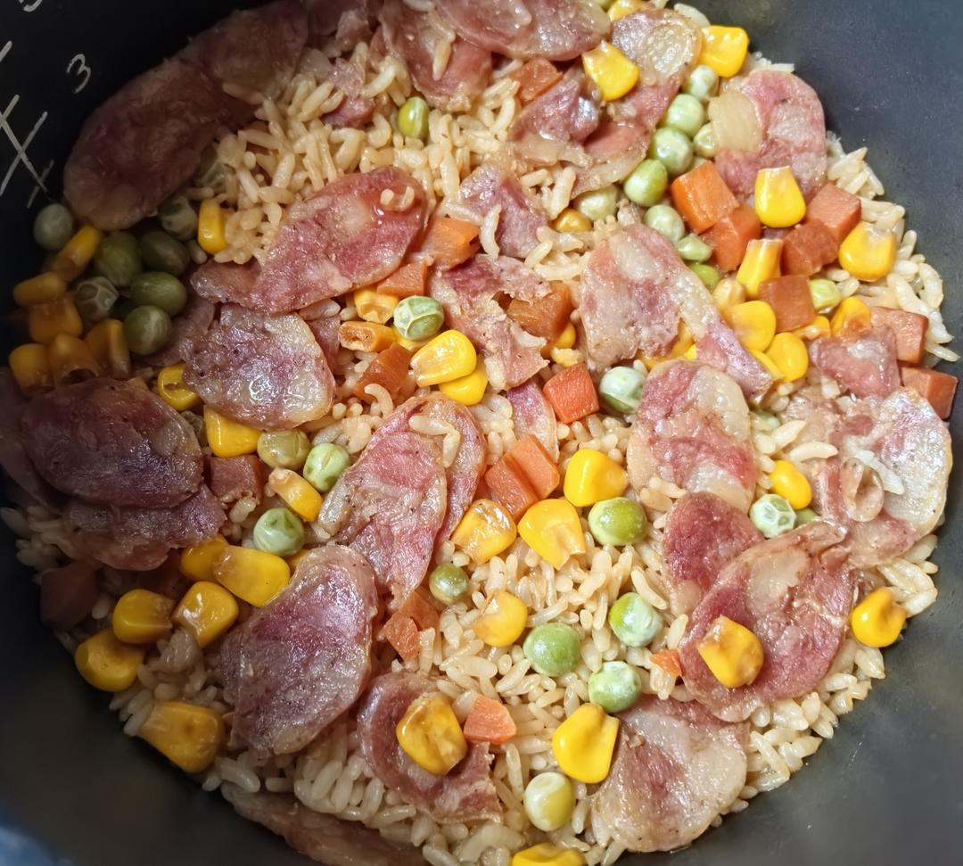 懒人必备～电饭煲腊肠焖饭