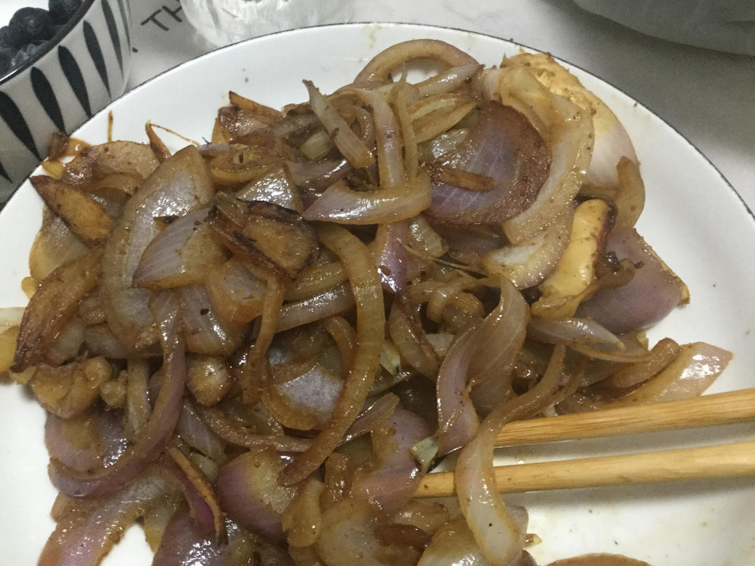 爆炒鱿鱼须，加上这一步，可以与铁板鱿鱼媲美