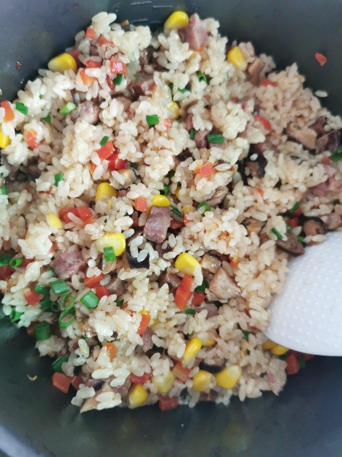懒人必备～电饭煲腊肠焖饭