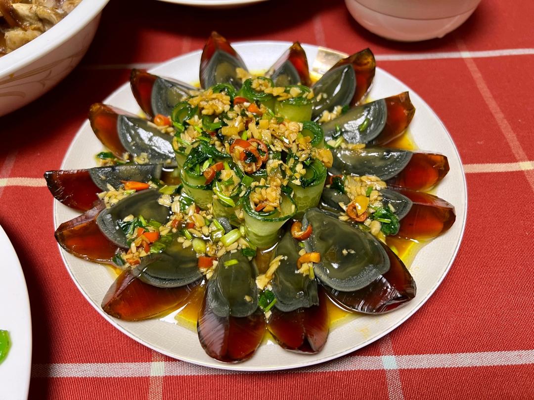 🌸皮蛋拌黄瓜🥒