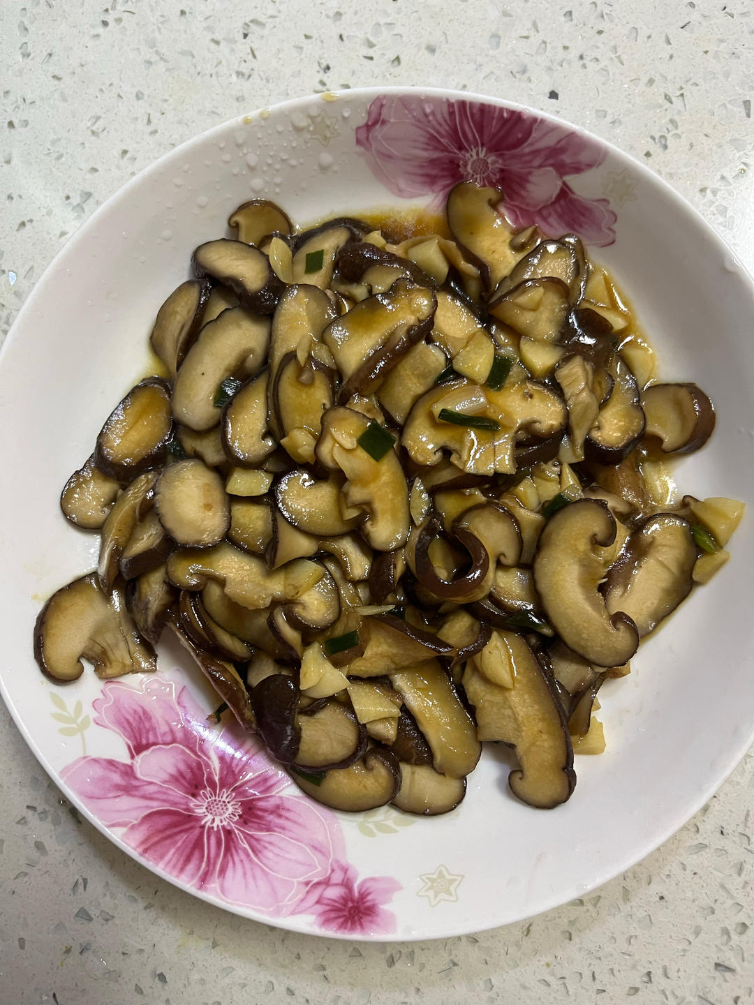 香菇这样炒比肉都好吃😋素炒香菇